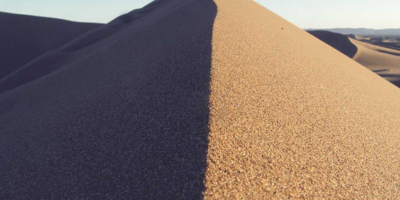 图像搜索引擎背后的技术演进：从特征提取到多模态AI识别如何重塑搜索技术与排名算法